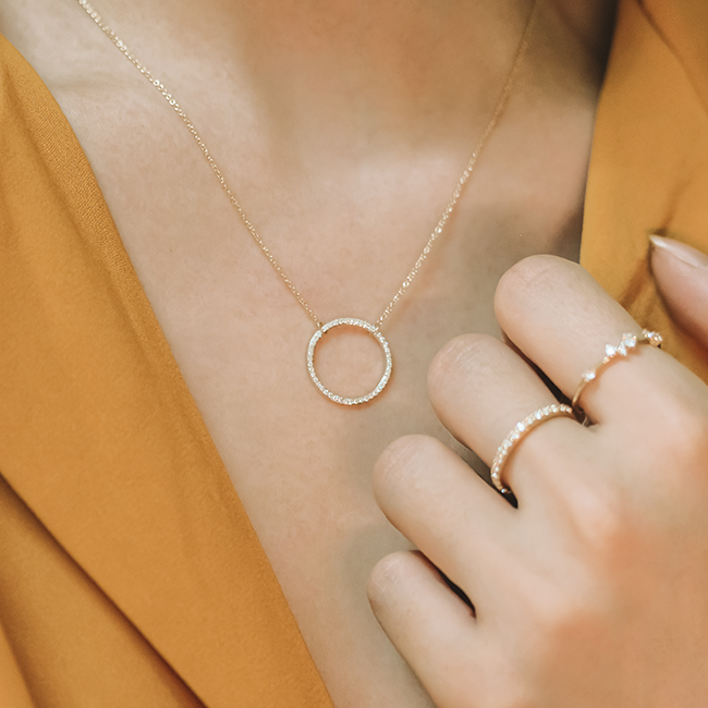 Halo chain diamond necklace